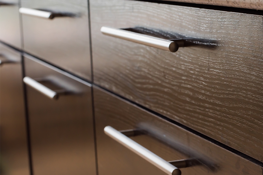 drawer with drawer pulls